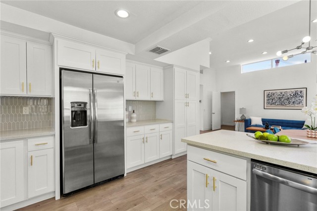 Detail Gallery Image 14 of 44 For 9549 Gladbeck, Northridge,  CA 91324 - 5 Beds | 2/1 Baths