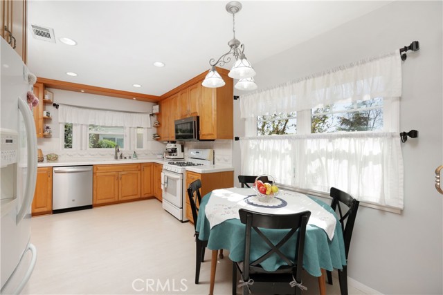 Detail Gallery Image 17 of 56 For 7457 3rd St, Downey,  CA 90241 - 3 Beds | 2 Baths