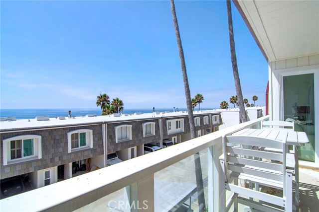 Detail Gallery Image 13 of 20 For 11952 E Whalers Ln, Malibu,  CA 90265 - 2 Beds | 3 Baths