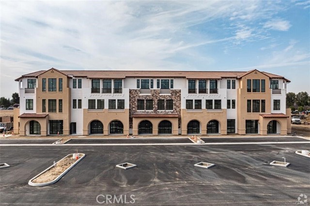 Image 1 of 6 For 5624 Philadelphia,(chino Valley Med  107,108