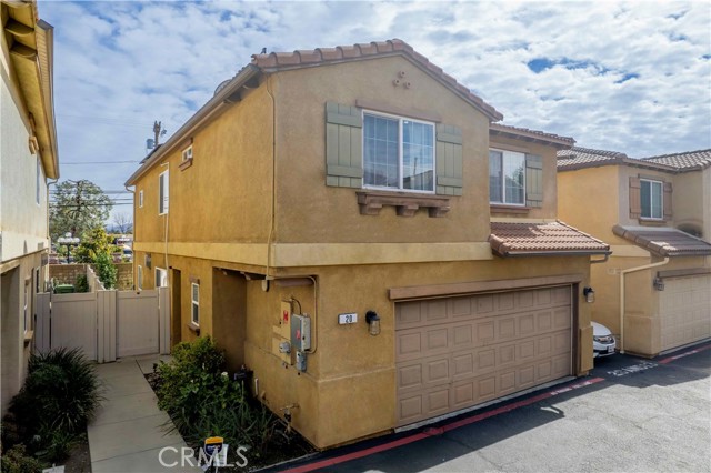 Detail Gallery Image 2 of 50 For 9427 Lemona Ave #20,  North Hills,  CA 91343 - 3 Beds | 3 Baths