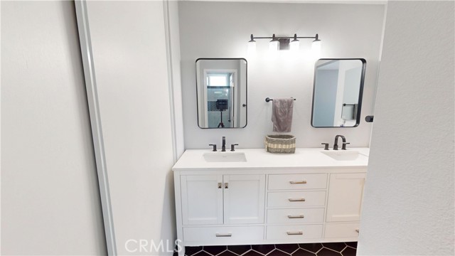 8161 Haven View Drive, Jurupa Valley CA: https://media.crmls.org/medias/119610b7-b138-4c47-bc99-27cff0986f73.jpg
