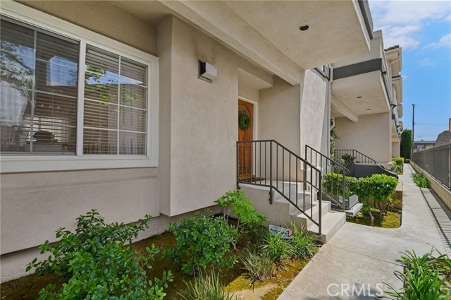 Detail Gallery Image 3 of 48 For 11510 215th St #1,  Lakewood,  CA 90715 - 3 Beds | 3 Baths