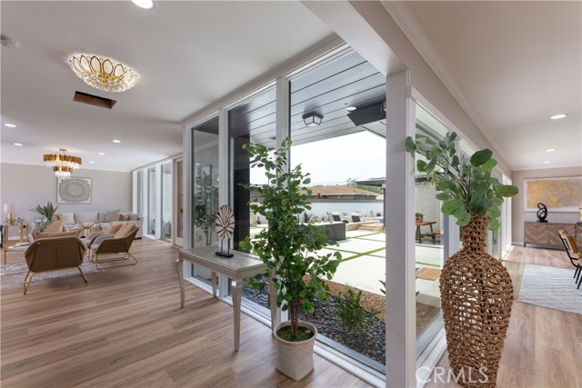 Detail Gallery Image 12 of 75 For 3841 Pacific Ave, Long Beach,  CA 90807 - 5 Beds | 5 Baths