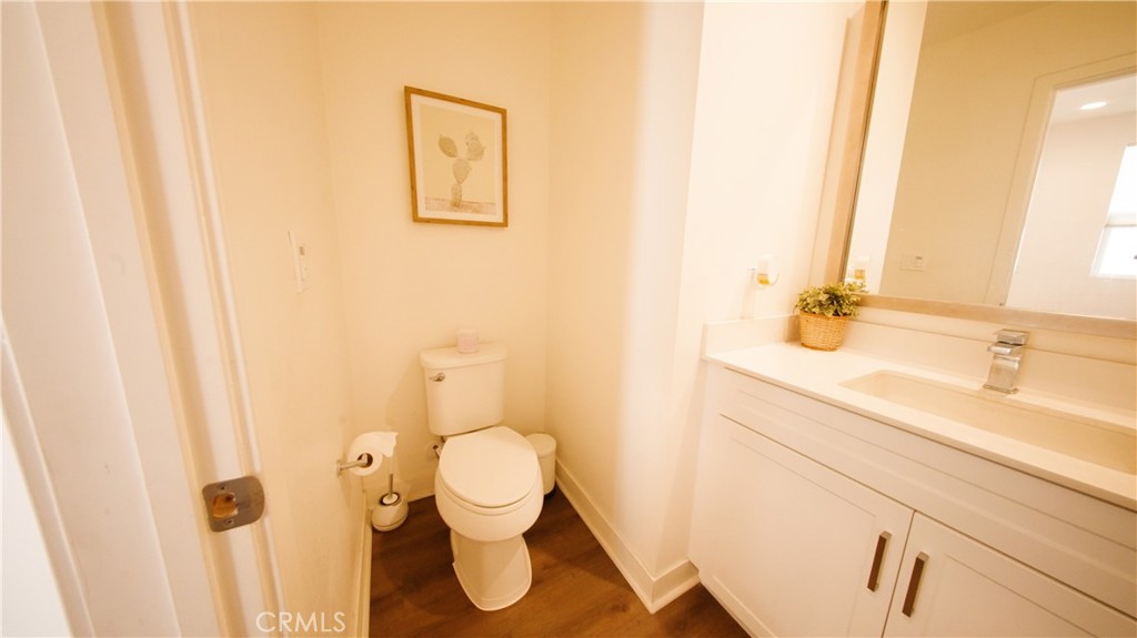 https://media.crmls.org/medias/1196b92c-434a-4148-a14e-e4fd3224df4a.jpg?preset=X-Large