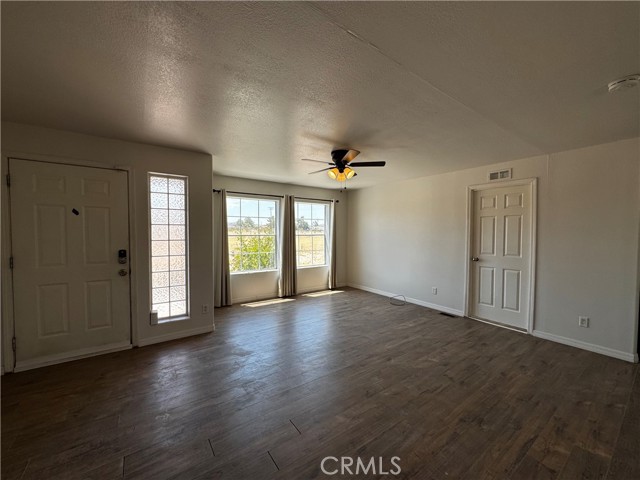 Detail Gallery Image 2 of 21 For 64784 Sun Oro Rd, Joshua Tree,  CA 92252 - 3 Beds | 2 Baths