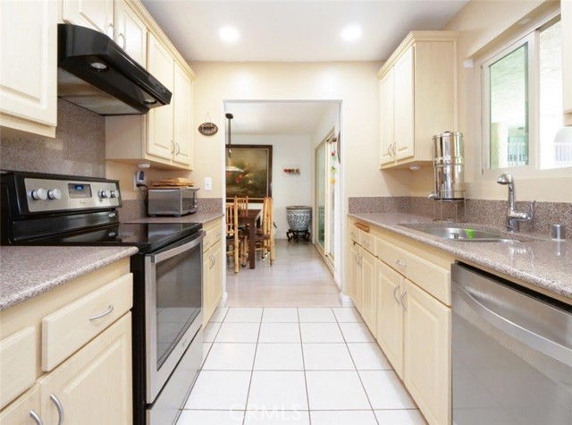 5718 Ravenspur Drive, Rancho Palos Verdes, California 90275, 2 Bedrooms Bedrooms, ,2 BathroomsBathrooms,Residential,Sold,Ravenspur,PV22160613