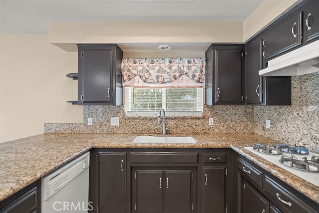 Detail Gallery Image 16 of 46 For 7805 Westdumfries Ct, Bakersfield,  CA 93309 - 4 Beds | 2 Baths