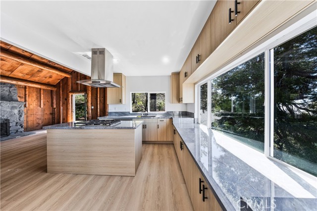 2 Bed Home for Sale in Lake Arrowhead, California