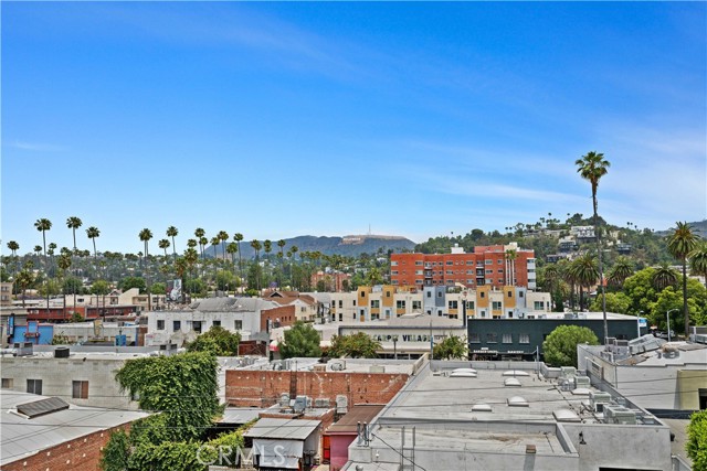 5633 Carlton Way, Hollywood CA: https://media.crmls.org/medias/11993ae1-0576-4ef2-b08f-f42883c59283.jpg