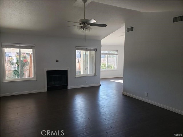13 Betsey Way, Chico CA: https://media.crmls.org/medias/1199a6d9-1b34-4676-ae1c-0497f0b01399.jpg