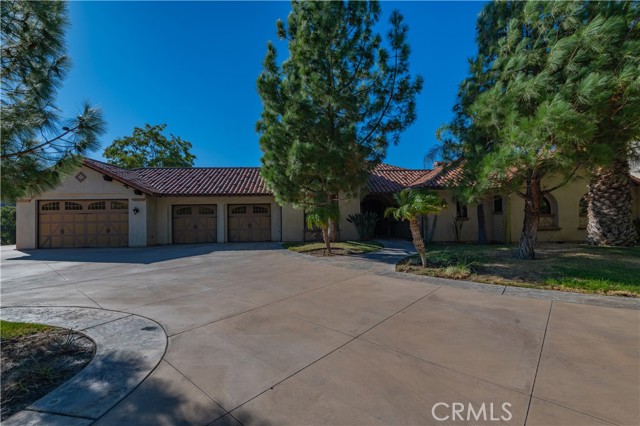 Detail Gallery Image 8 of 62 For 45240 Los Caballos Rd, Temecula,  CA 92592 - 5 Beds | 5/2 Baths