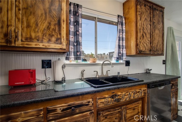7103 Hanford Avenue, Yucca Valley CA: https://media.crmls.org/medias/119a188a-7bb9-4800-8321-cb944643cf1f.jpg