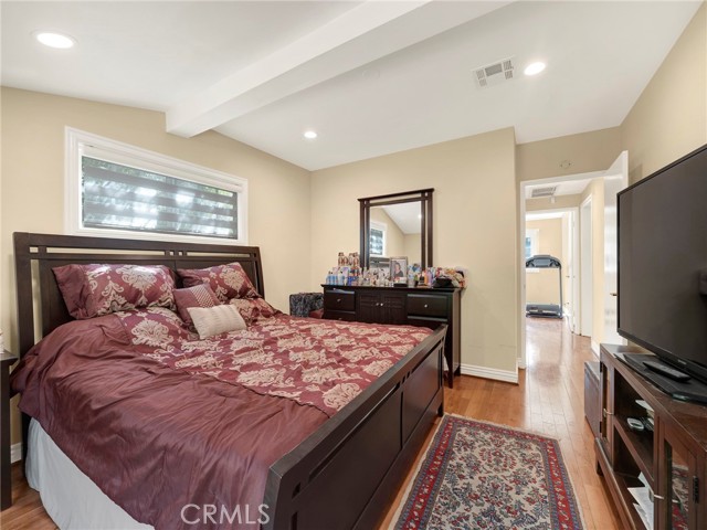 Detail Gallery Image 13 of 23 For 5310 Nestle Ave, Tarzana,  CA 91356 - 3 Beds | 2 Baths
