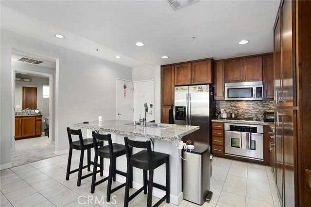 Detail Gallery Image 7 of 31 For 21301 Erwin St #343,  Woodland Hills,  CA 91367 - 2 Beds | 2 Baths