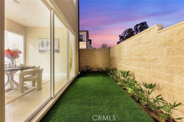 390 Riverbend, Lake Forest CA: https://media.crmls.org/medias/119b2160-869a-4445-882d-1884578b0424.jpg