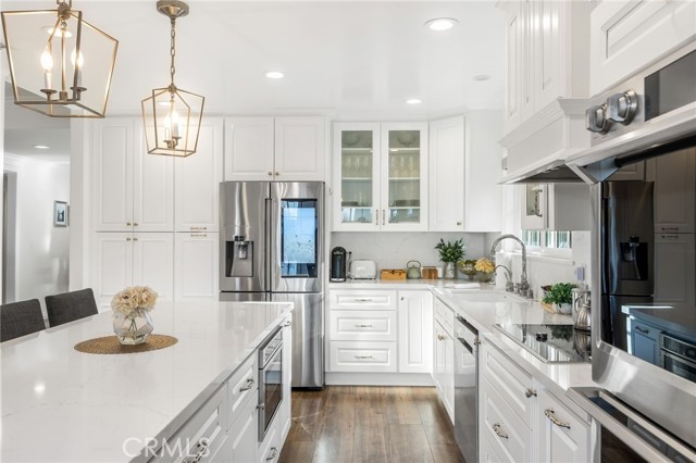 Detail Gallery Image 4 of 44 For 1851 Tamerlane Dr, Glendale,  CA 91208 - 4 Beds | 3 Baths