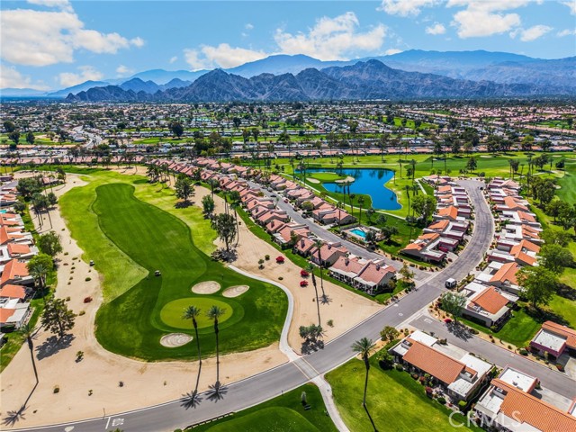 Detail Gallery Image 6 of 27 For 41790 Resorter Bld, Palm Desert,  CA 92211 - 2 Beds | 2 Baths