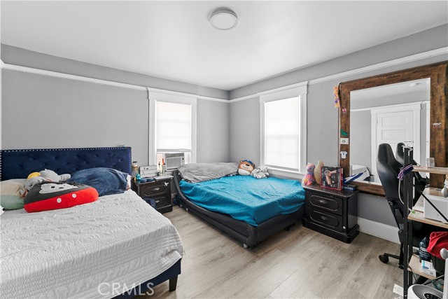 1665 Arlington Avenue, Los Angeles CA: https://media.crmls.org/medias/119b73f0-6388-446a-88fd-b9b3868211ec.jpg
