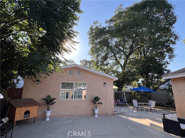 7327 N Loma Verde Avenue, Canoga Park CA: https://media.crmls.org/medias/119b9912-b8b5-434f-97d0-e4bdc678c15f.jpg