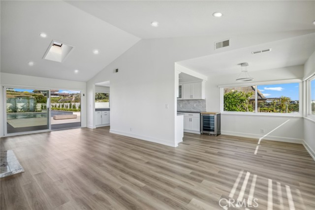 Detail Gallery Image 15 of 58 For 3601 Seabreeze Ln, Corona Del Mar,  CA 92625 - 4 Beds | 2/1 Baths