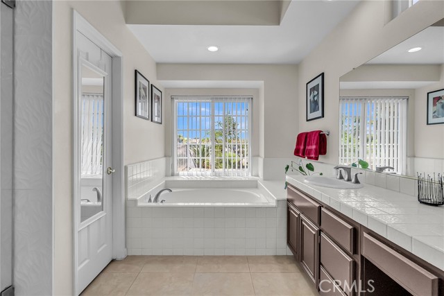 15725 Terraceview Court, Riverside CA: https://media.crmls.org/medias/119c1f11-5a43-4d89-ba70-a8125b010092.jpg