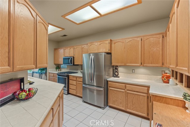 Detail Gallery Image 14 of 37 For 3043 Ceanothus Ave, Chico,  CA 95973 - 4 Beds | 2/1 Baths