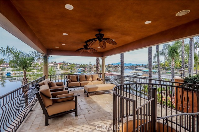 23180 Gray Fox Drive, Canyon Lake CA: https://media.crmls.org/medias/119d14d7-4996-42e3-b06b-ce1d17d56c9f.jpg
