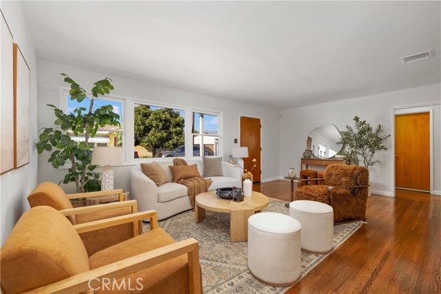 Detail Gallery Image 8 of 60 For 5023 Temple City Bld, Temple City,  CA 91780 - 2 Beds | 1/1 Baths