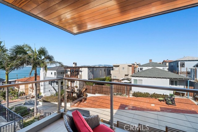 Detail Gallery Image 9 of 75 For 228 31st St, Manhattan Beach,  CA 90266 - 4 Beds | 3/2 Baths