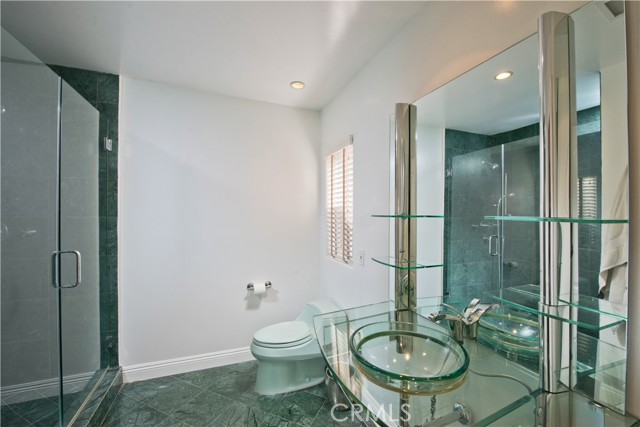 Detail Gallery Image 19 of 27 For 4407 Medley Pl, Encino,  CA 91316 - 6 Beds | 4/2 Baths