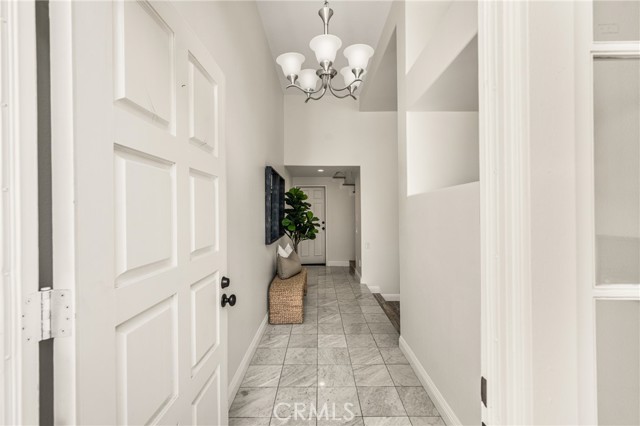 Detail Gallery Image 5 of 50 For 19275 Meadowood Circle, Huntington Beach,  CA 92648 - 2 Beds | 2/1 Baths