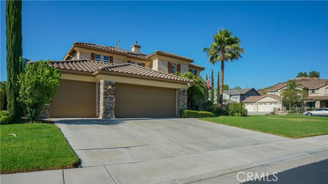 Image 2 for 563 Calderone Dr, Corona, CA 92879