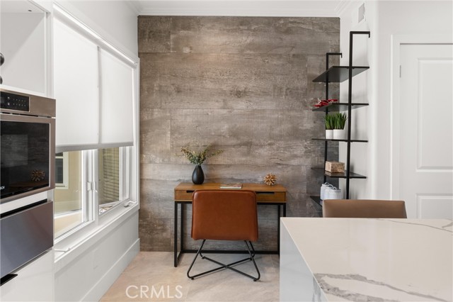 302 Carnation Avenue, Corona del Mar CA: https://media.crmls.org/medias/119f2f8a-1ef2-486e-ba43-ce63e2369b95.jpg