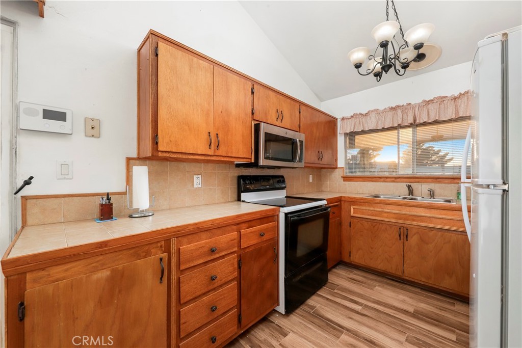MLS #SR25074409 image #9
