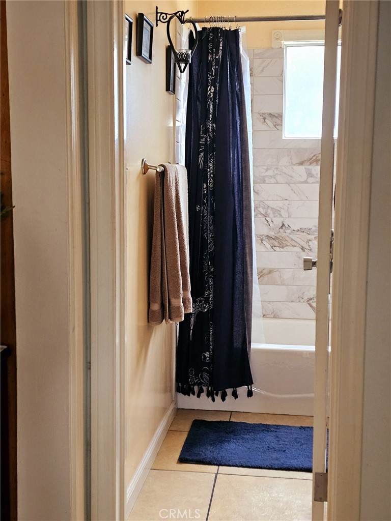 https://media.crmls.org/medias/119f6602-fcc9-4d49-96ca-751c12c5a80d.jpg?preset=X-Large
