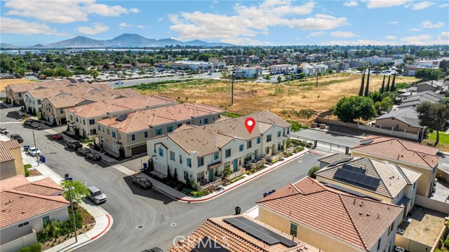 1095 W Buttercup Lane, Rialto CA: https://media.crmls.org/medias/119f8fc0-6e44-4435-a730-2ca45a491fb0.jpg