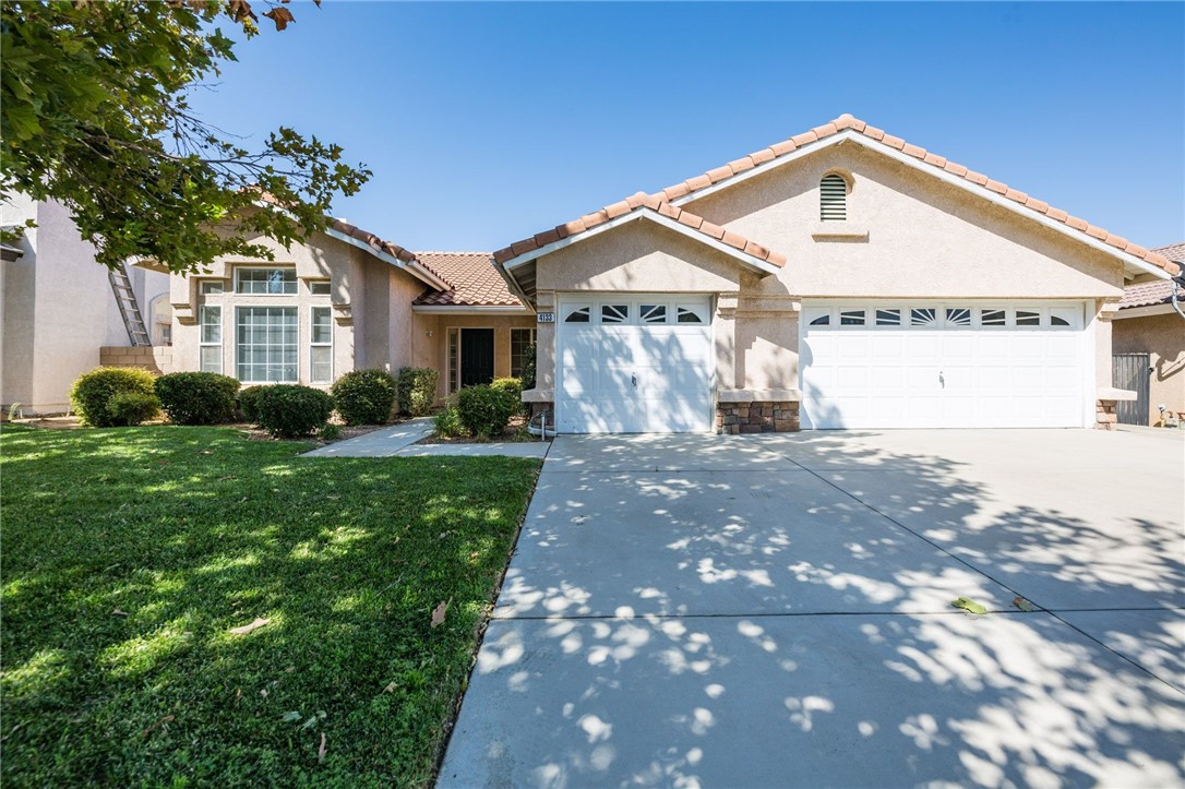 Detail Gallery Image 1 of 32 For 4133 De Anza Dr, Palmdale,  CA 93551 - 4 Beds | 2 Baths