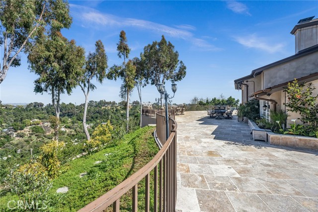 15464 Duomo Via Street, Bel Air CA: https://media.crmls.org/medias/11a1a08c-d3c9-492f-bf55-fd74192eee8c.jpg