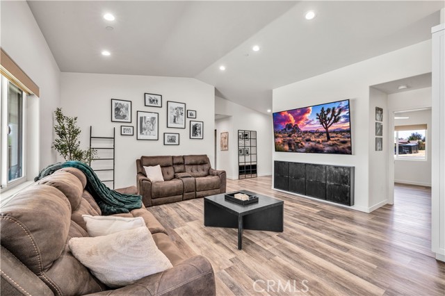 Detail Gallery Image 5 of 37 For 7412 Del Monte Ave, Yucca Valley,  CA 92284 - 3 Beds | 2 Baths