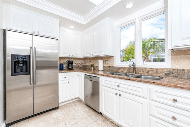 Detail Gallery Image 21 of 41 For 3717 Channel Pl, Newport Beach,  CA 92663 - 4 Beds | 2/1 Baths