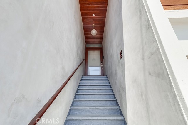 6715 E Ocean Boulevard, Long Beach CA: https://media.crmls.org/medias/11a2f9b3-b47b-46d4-ac30-b77577b2c6f9.jpg