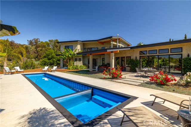 1088 Via Conca Doro, Vista CA: https://media.crmls.org/medias/11a362ab-9cb3-422a-95cb-2484c03406a7.jpg