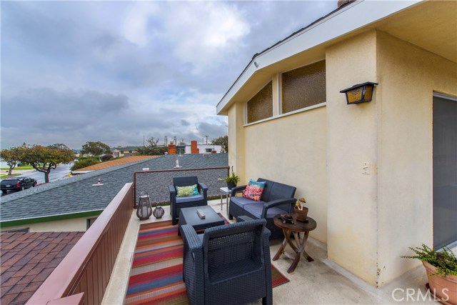 508 Avenue F, Redondo Beach, California 90277, ,Residential Income,Sold,Avenue F,SB17006891