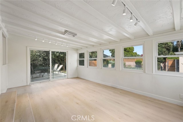 Detail Gallery Image 20 of 37 For 6556 Corbin Ave, Reseda,  CA 91335 - 4 Beds | 2 Baths