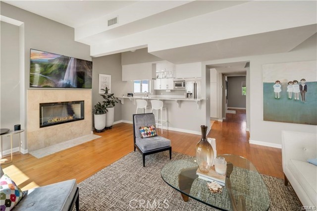 Detail Gallery Image 5 of 22 For 505 .5 Poinsettia Ave, Corona Del Mar,  CA 92625 - 2 Beds | 2/1 Baths