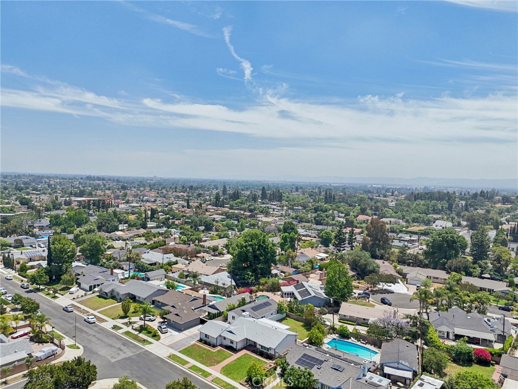 https://media.crmls.org/medias/11a4adc7-2a43-4b01-8fc1-8aaae49677bf.jpg?preset=X-Large