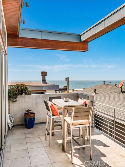 1211 Bayview Drive, Manhattan Beach, California 90266, 4 Bedrooms Bedrooms, ,4 BathroomsBathrooms,Residential,Sold,Bayview,SB21169008