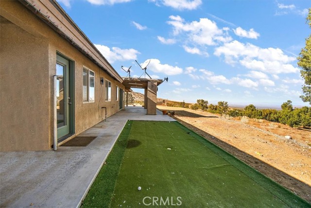 Detail Gallery Image 4 of 34 For 9050 Ponderosa Rd, Pinon Hills,  CA 92372 - 4 Beds | 2 Baths