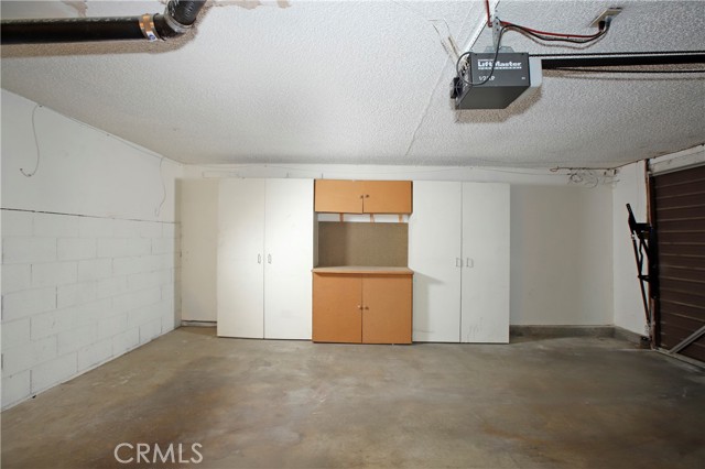 Detail Gallery Image 18 of 23 For 400 W Riverside Dr #2,  Burbank,  CA 91506 - 3 Beds | 2/1 Baths